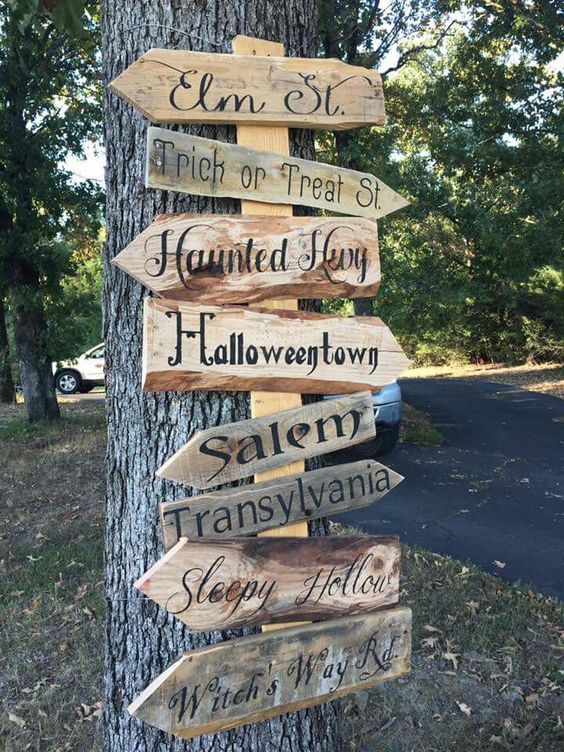 show directions with a cheap to make pallet sign