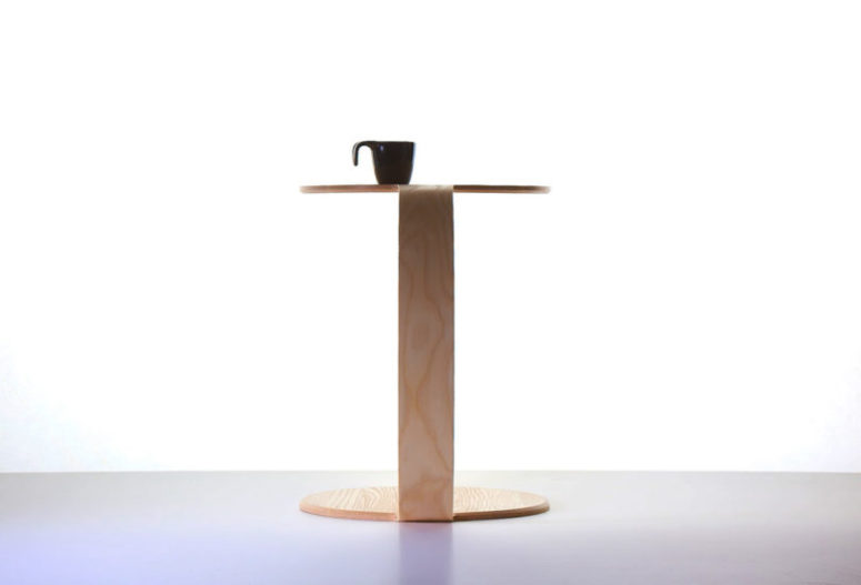 This is how the table looks from the side - it's modern and simple, geometry is always in trend