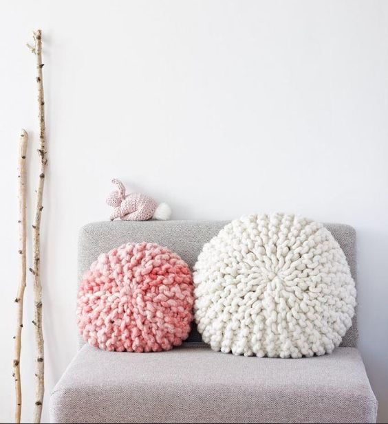cozy chunky knit pillows for a girlish bedroom