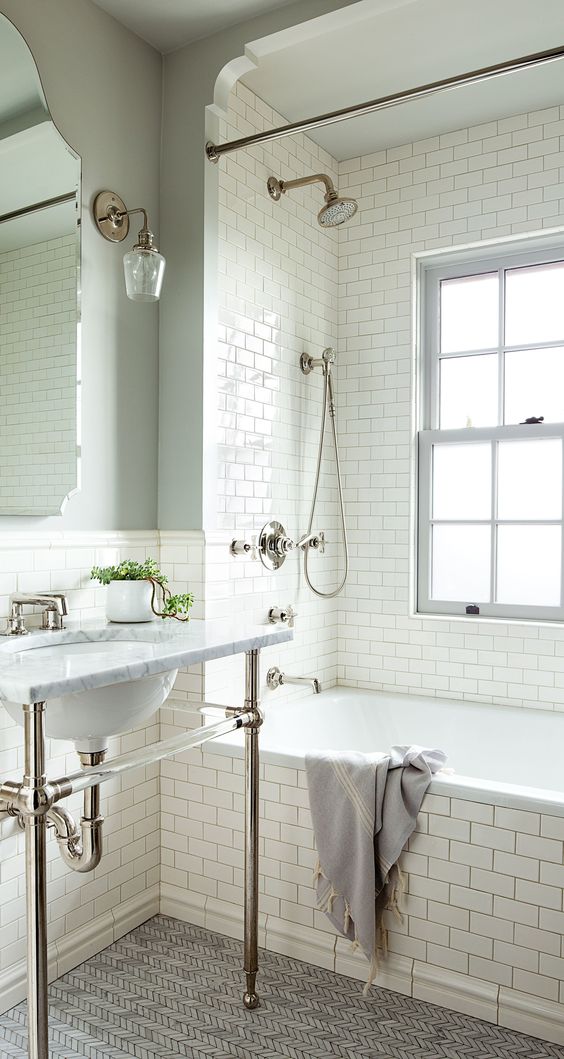 white subway tiles for creating an airy and ethereal space in the 1920s style