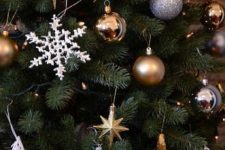 glam christmas tree decor with shinny ornaments