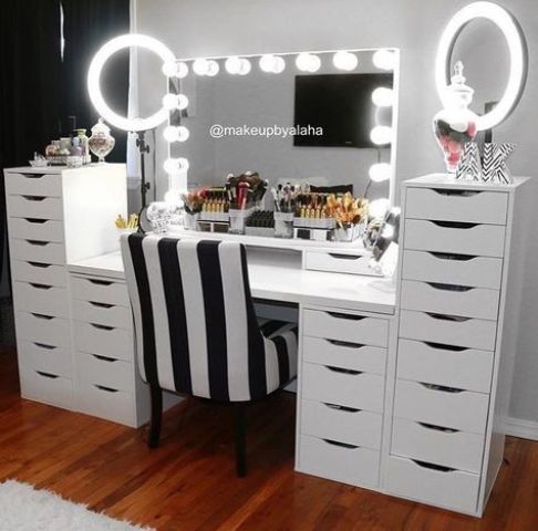makeup lights on the mirror and two mirrors with light frames are great for makeup