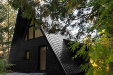 01 This chic A-frame house in the woodlands was hard to renovate but the architects managed to do that successfully