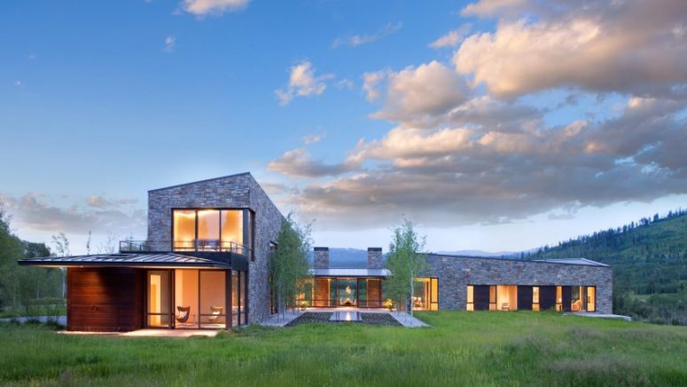 Wyoming Residence With Natural Materials And A Neutral Color Palette