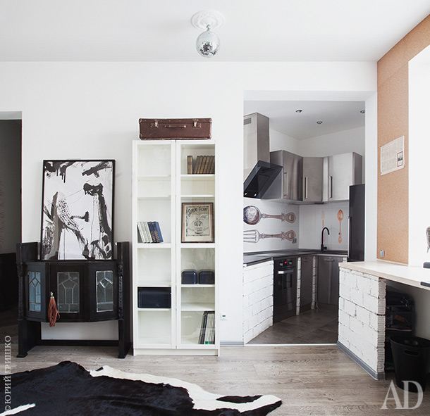 This modern and airy apartment in done in ascetic style and a monochromatic color palette