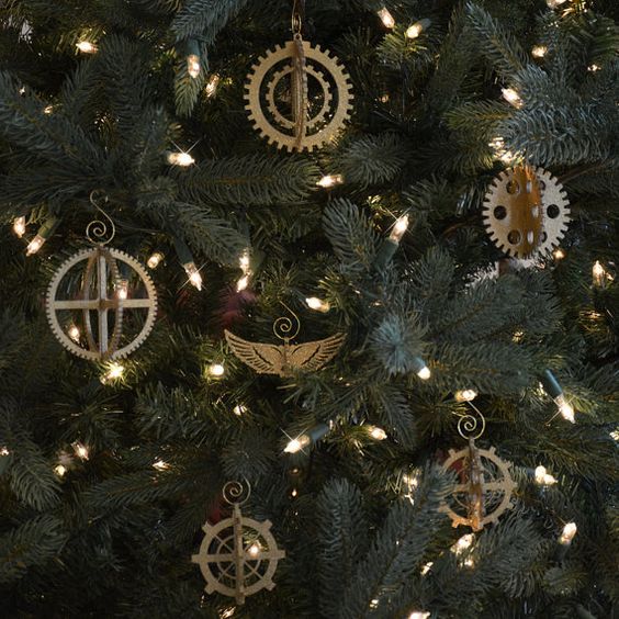 steampunk 3D gear ornament set is a gorgeous idea to decorate a tree and make it stand out