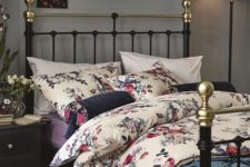 14 floral bedding is classics and looks amazing, very chic and inviting
