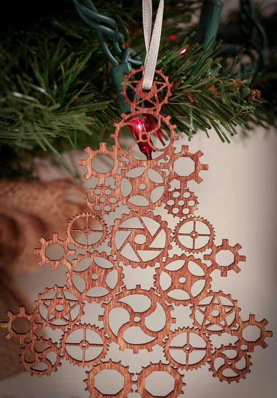 a steampunk gear Christmas tree ornament made by laser cutting