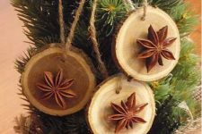 tree slice Christmas ornaments with clovers are great for rustic Christmas tree decor