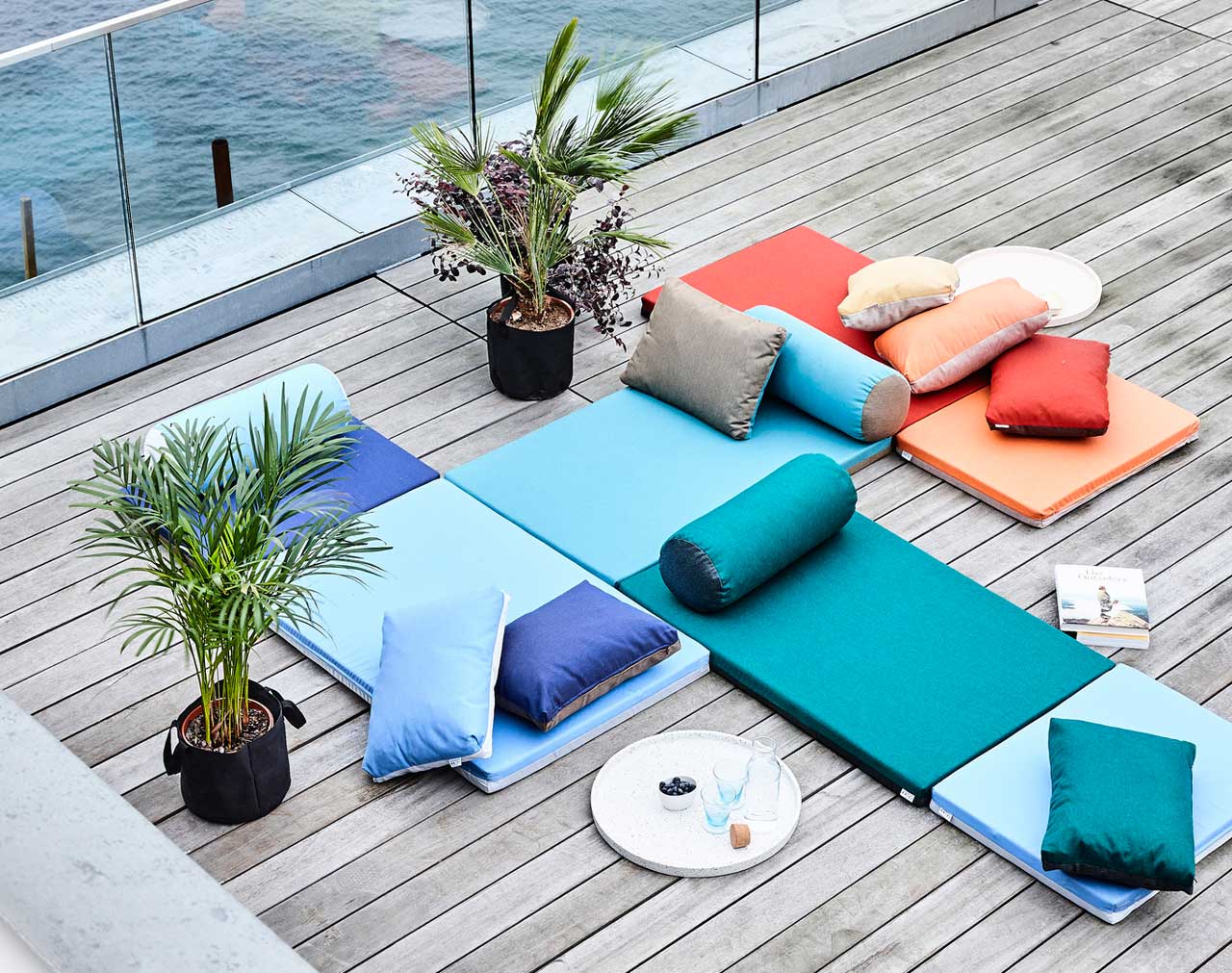 Connect is a bold mattress and cushion collection to decorate your outdoor space