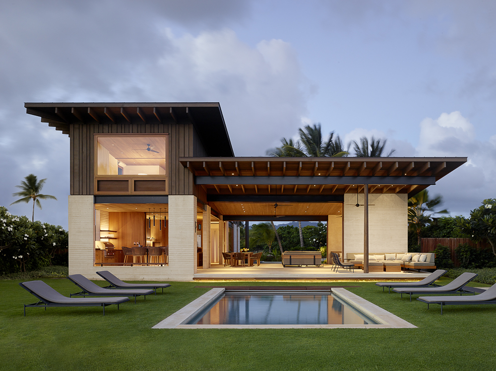 This amazing indoor and outdoor home is in the Hawaiian islands