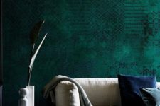 21 bold emerald wallpaper on one accent wall is a gorgeous idea to add jewel tones