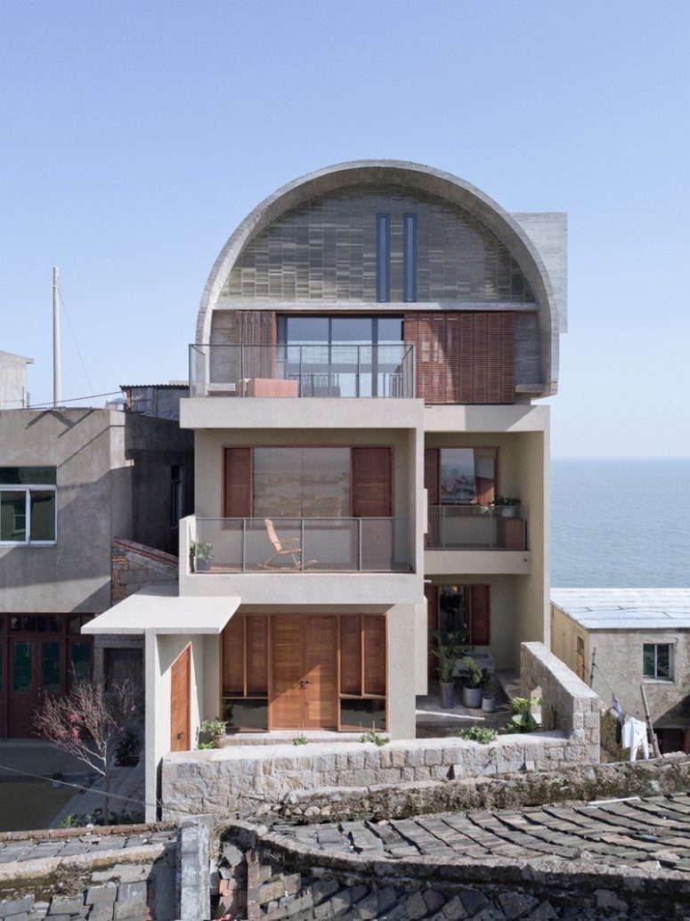 Contemporary Captain’s House In Seaside Cliffs
