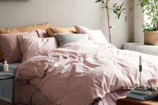 11 go for dusty pink shades on your bed and wall, this is an inspiring spring idea