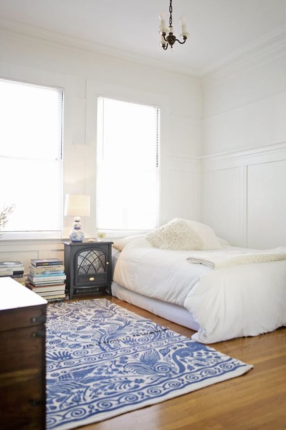 negative space here helps the bedroom look more airy and relaxing