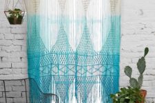 22 if you are familiar with macrame techniques, why not make such an ombre curtain to add a boho touch