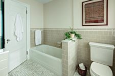 08 separate the bathtub from the toilet zone to make the space more stylish and comfortable