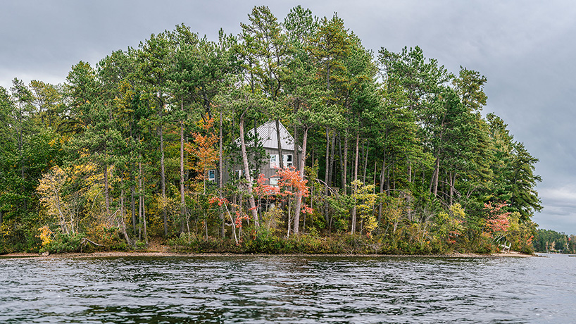 This is how the house looks from the lake side
