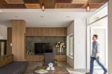 09 catchy wood tiles on the ceiling of earthy colors become a showstopper here