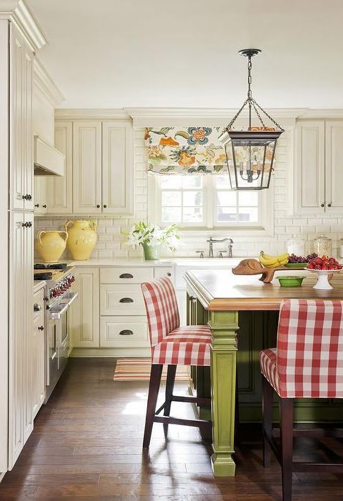 red and white buffalo check stools add a bright touch to the rustic kitchen