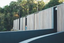 01 This Australian home is fully clad with timber screens that protect the house from excessive sunlight