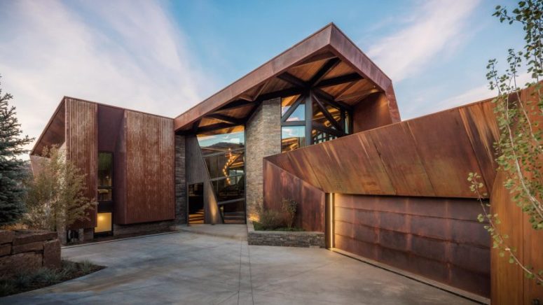 This Colorado residence features unique architecture, a bold triangular shape and a chic use of metal
