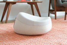 02 The cushions consists of multiple layers of foam that are very comfy for sitting