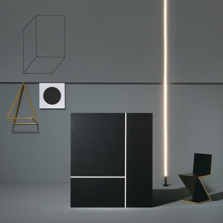 EO 01 shows off a unique minimalist design and hides it function even