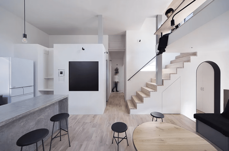 This minimalist house in Japan features two main trends in design and architecture, these are minimalism and split levels or sub levels