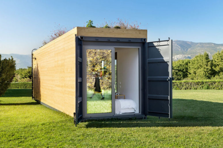 The bedroom end can be opened to outdoors or closed for privacy