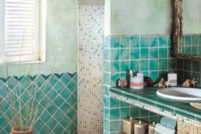 bathroom decor in analogous color scheme