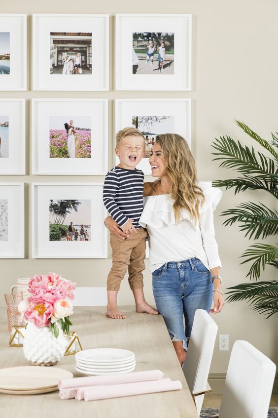 use your family photos to create a gorgoeus and inspiring gallery wall