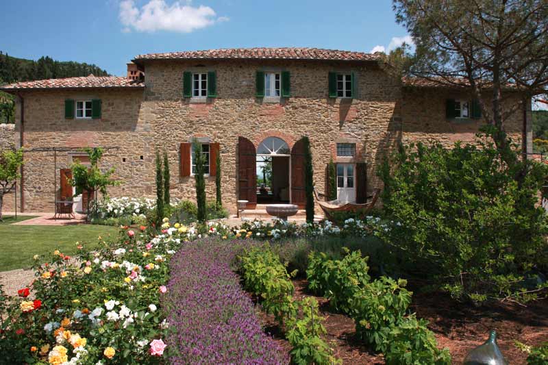 This traditional Tuscan villa was restored in 2006 and retained its original charm