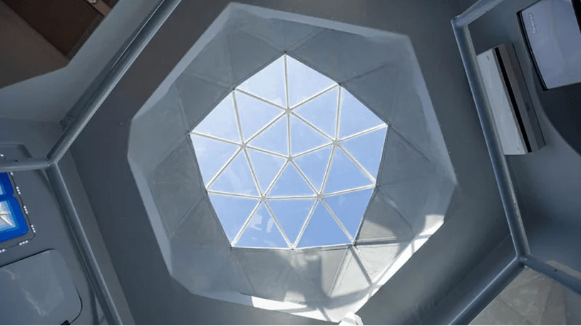 There's a large geometric skylights in the ceiling to enjoy the sky and stars twinkling