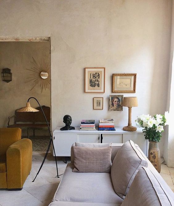 plain walls would have looked boring, and plaster texture brings more interest to the space
