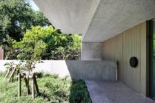 03 The outdoor spaces are designed in a fresh and a bit wild way to enliven the minimalist facade