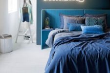 bedroom design with blue accents