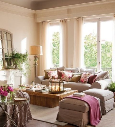 soft beige as the main color, light brown as a secondary and dusty pink for an accent