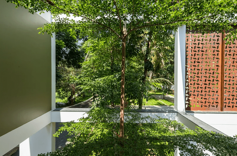 the garden can also be viewed from an external balcony on the second floor