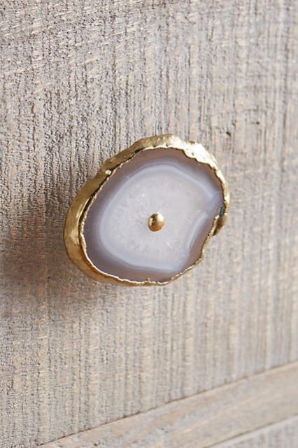consider having trendy agate door knobs with a gilded edge