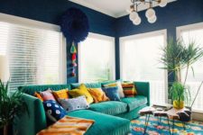 26 emerald, navy, yellow and blue touches look harmonious and very interesting together