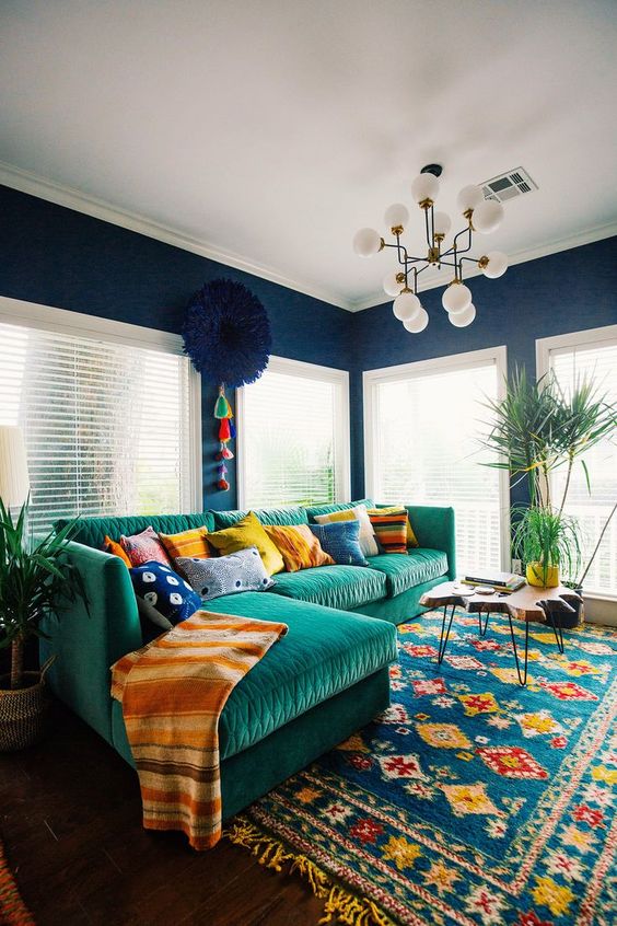 emerald, navy, yellow and blue touches look harmonious and very interesting together