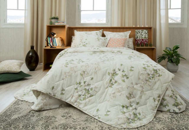 This chic bedding collection is inspired by the fall and natural fall shades