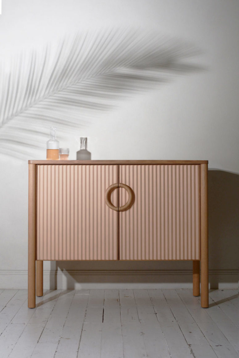 Despite of the brutal basic material, the furniture looks very soft and intricate