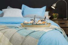 07 There’s a couple of bedding sets in brighter shades – blues and greys for those who love bold shades