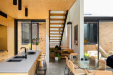11 Glass walls fill the spaces with light and make the owners enjoy the inner courtyards
