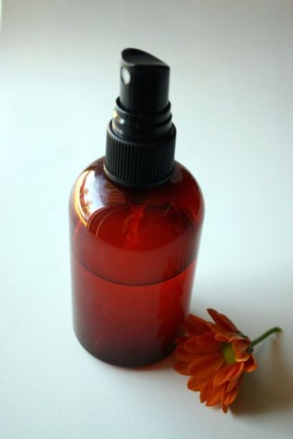 make some fall and Halloween inspired room and linen spray with pumpkin spice or other aromas