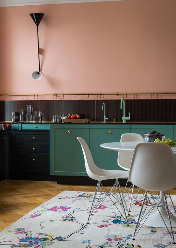 a bold color blocking idea with dusty pink, black and green plus brass touches is a chic option