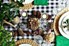 13 add bright emerald and green touches to your Thanksgiving tablescape, plus pinecones
