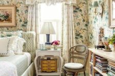 18 sweet light-colored floral patterns are number one for creating an English cottage look, they are very organic here